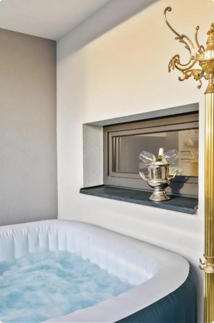 Luxury Long-Term Apartment With Garden & Whirlpool 비엔나