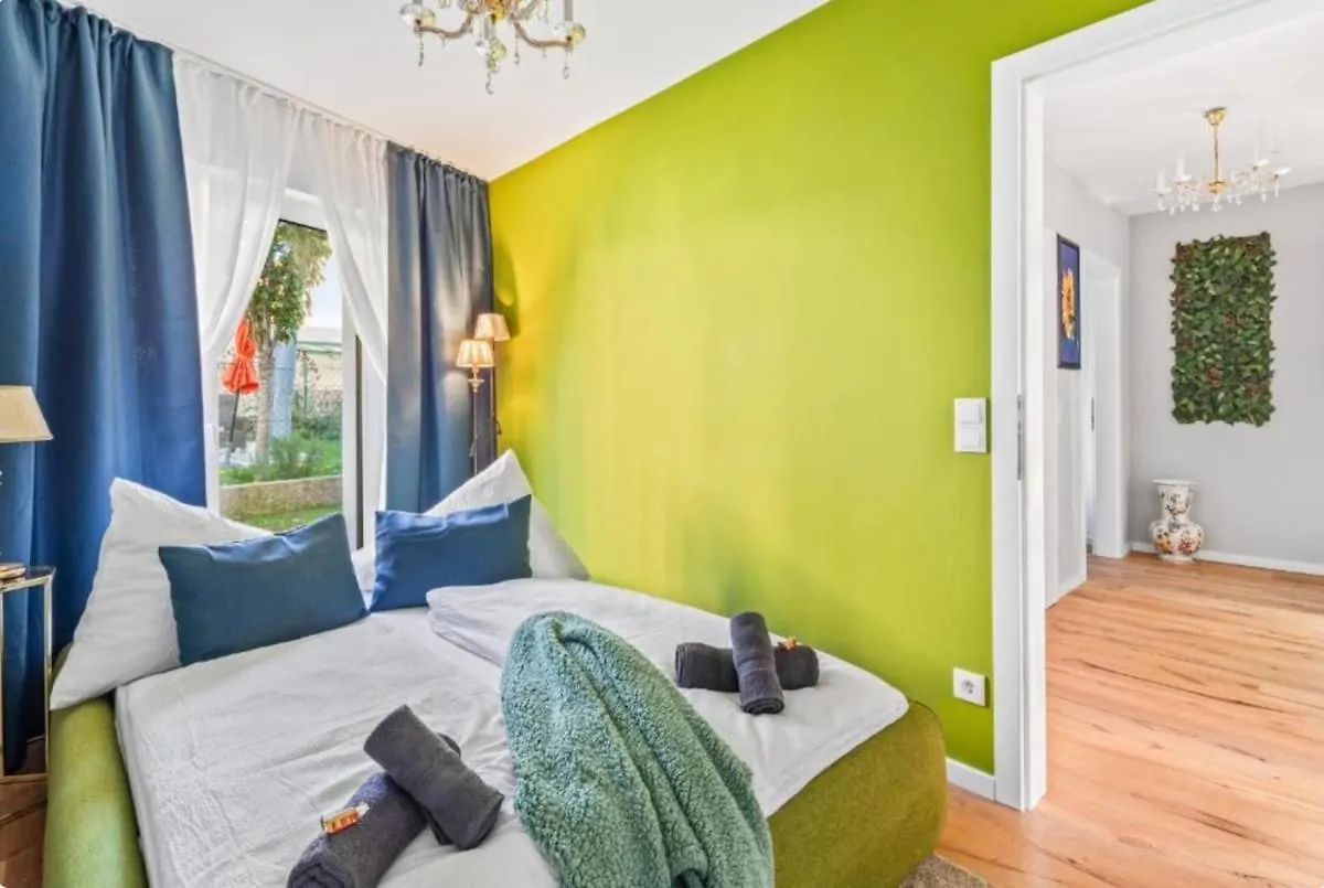 Luxury Long-Term Apartment With Garden & Whirlpool 비엔나
