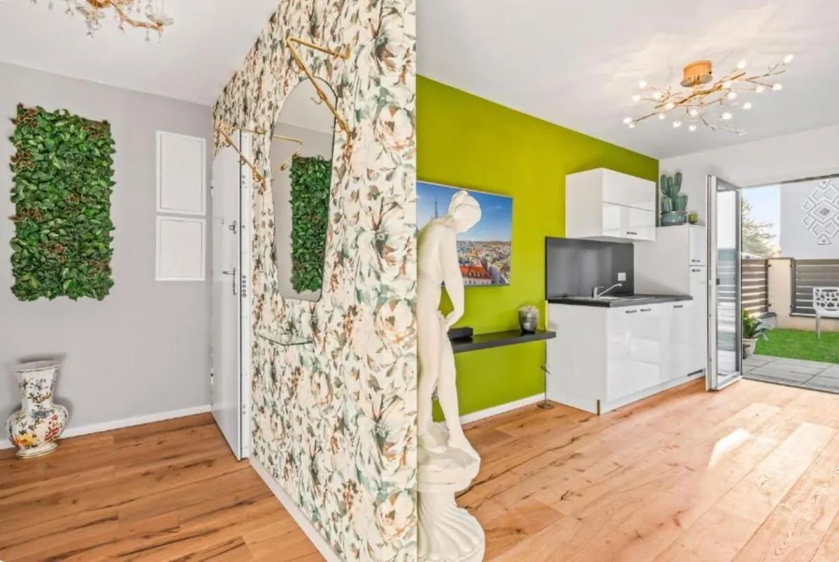Luxury Long-Term Apartment With Garden & Whirlpool 비엔나